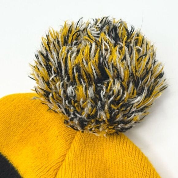 NFL Team Apparel Youth Pittsburgh Steelers Beanie Hat Winter Cap with Pom Poms - Picture 4 of 8